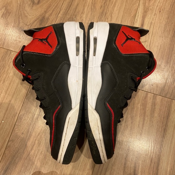 Air Jordan Courtside 23 Basketball Gym Red Black White Size 8 - Picture 11 of 12